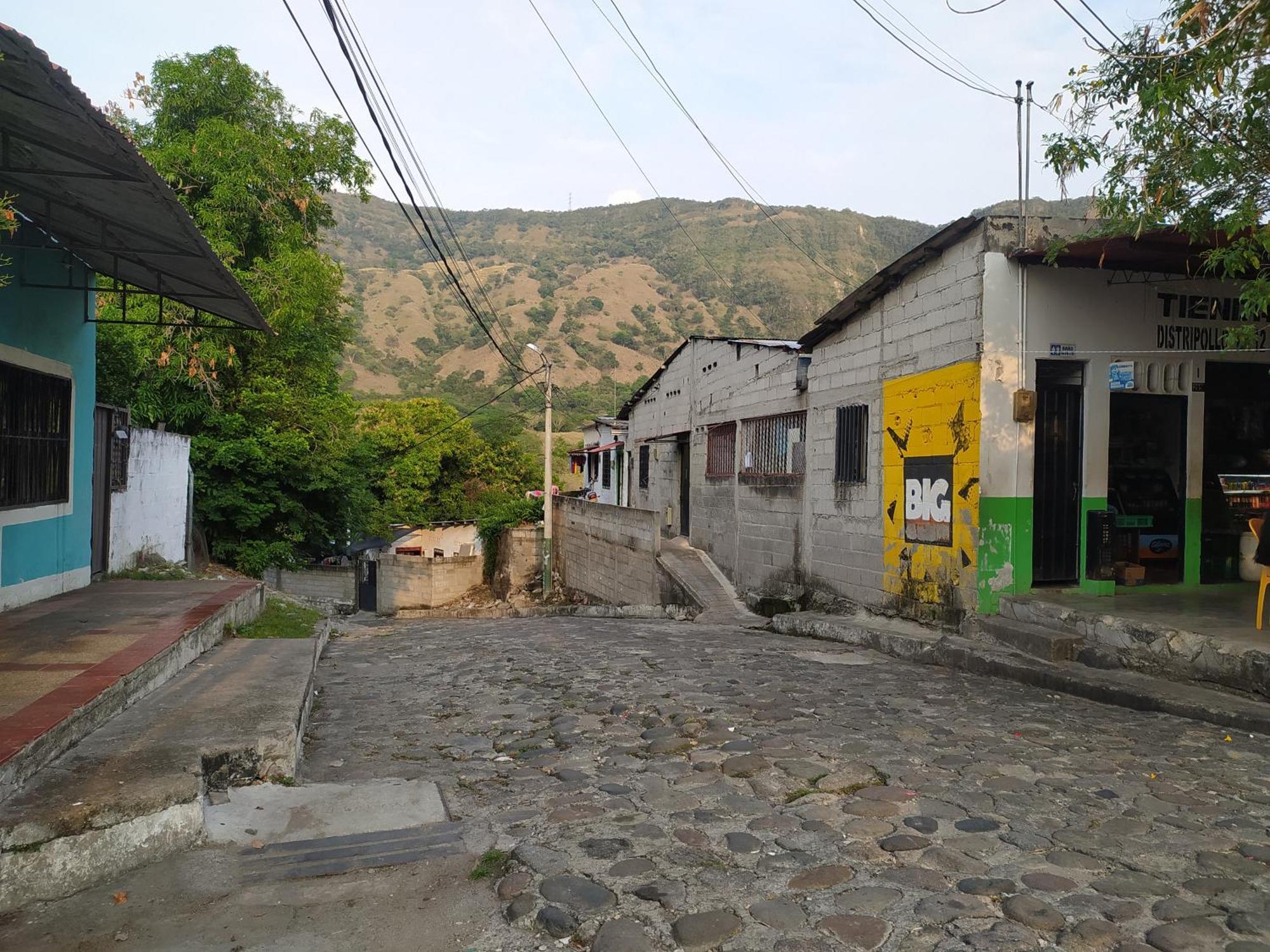 Casa Rio Y Montana Cost * Honda (Tolima)